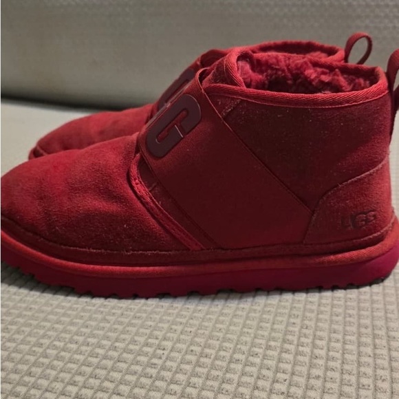UGG Kids Red Slippers - Picture 7 of 15